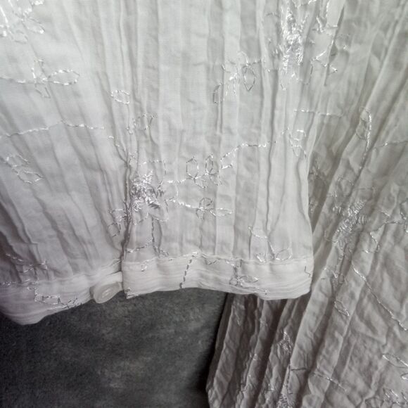 Unbranded Womens Medium White 3/sleeve‎ Buton Up Blouse Floral - Picture 4 of 16